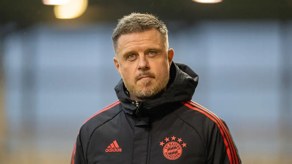 Trainer-Alexander-Straus-vom-FC-Bayern