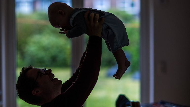 Viele Männer wollen erst die Ausbildung abschließen und dann Vater werden.