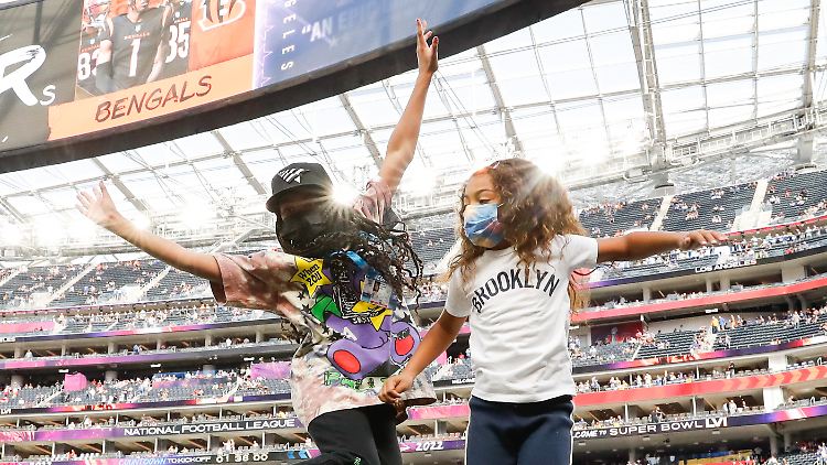 Blue Ivy Carter (l.) wurde von ihrer Schwester Rumi Carter ganz knapp übertrumpft.