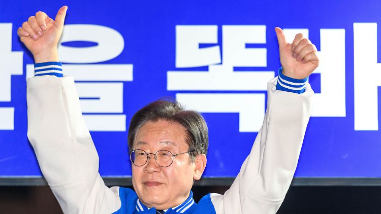 Lee Jae Myung als Oppositionsführer kann bei der Parlamentswahl einen Erfolg verzeichnen. 