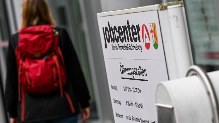 Den meisten Bürgergeldempfängern wurde die Sozialleistung gekürzt, weil sie Termine im Jobcenter nicht wahrnahmen. 