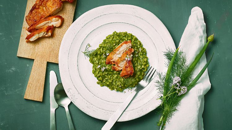 Das "Grüne Risotto mit Huhn" hat bei Gerlach auch ohne Butter und Käse reichlich Geschmack und eine schöne Crema.