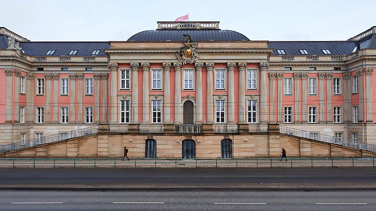Sechs Parteien würden nach gegenwärtigem Stand wieder in den Potsdamer Landtag einziehen.