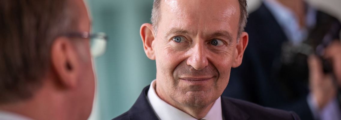 Verkehrsminister Volker Wissing male "Horrorszenarien an die Wand, um auch in Zukunft nichts tun zu müssen", sagt Greenpeace-Mobilitätsexpertin Clara Thompson.