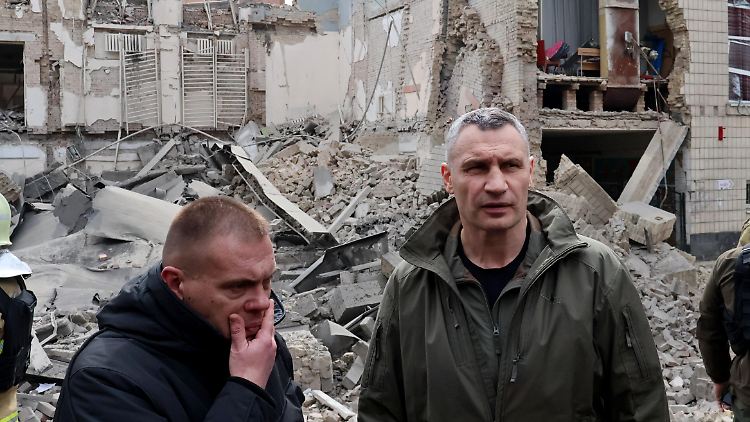 Kiews Bürgermeister Vitali Klitschko nach einem russischen Angriff auf die Innenstadt am 25. März. 