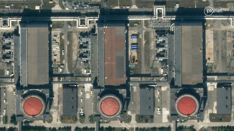 Seit Beginn der russischen Invasion in der Ukraine ist das AKW Saporischschja von der russischen Armee besetzt. Kriegshandlungen rund um die Anlage verstärken die Sorgen vor einem schweren Atomunfall.