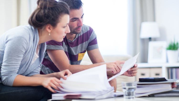 Sträubt sich Ihr Partner inständig, über die Finanzen zu sprechen? Dann kann das ein Warnsignal sein.