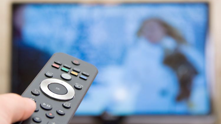 Anbieter für Kabelfernsehen gesucht – mit dem Wegfall des Nebenkostenprivilegs für den TV-Anschluss müssen Mieter sich jetzt selbst um ihren Zugang zu Live-TV kümmern.