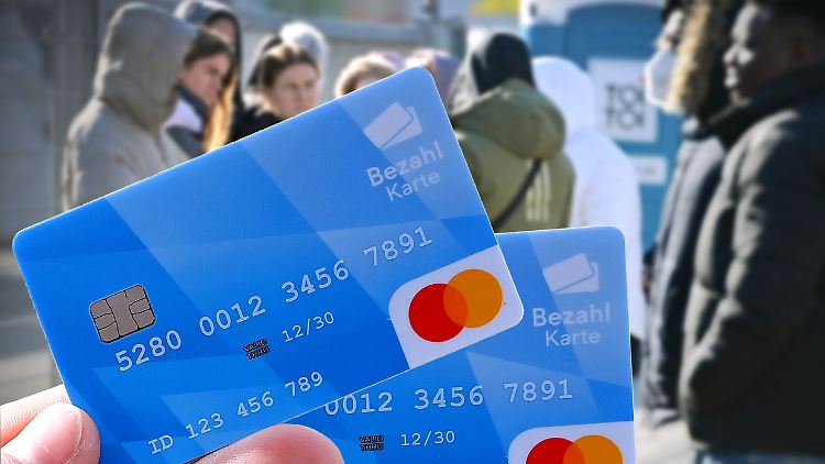 Mit der Einführung der Bezahlkarte werden Bargeldabhebungen eingeschränkt.