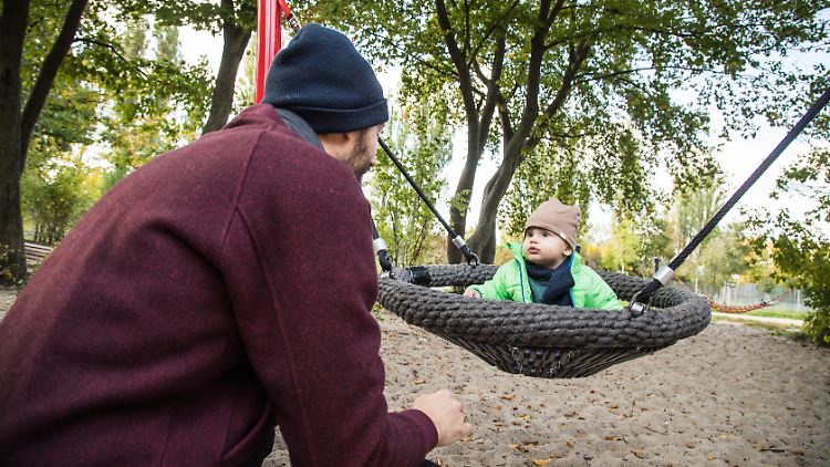 Eltern können Kindern künftig einen Doppelnamen geben.