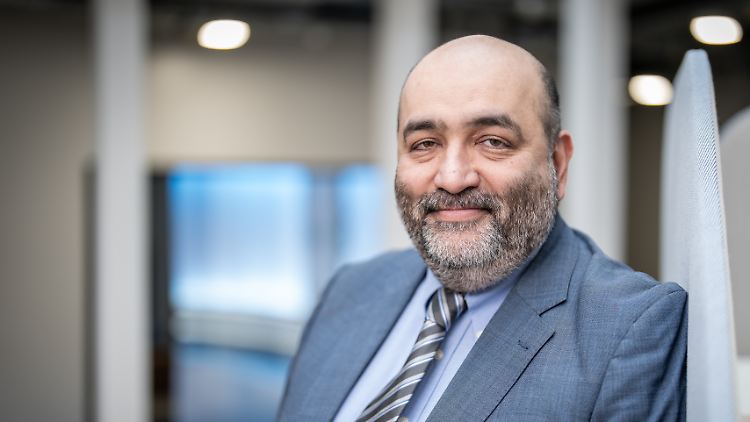 Omid Nouripour ist als Co-Vorsitzender der Grünen neben Ricarda Lang für Außen- und Sicherheitspolitik zuständig.