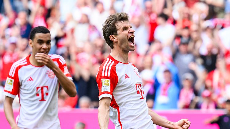 Thomas Müller machte den Zittersieg für den FC Bayern München ganz spät perfekt.