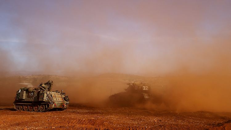 An der Grenze zum Libanon steht Israels Armee der mit dem Iran verbündeten Hisbollah gegenüber. 