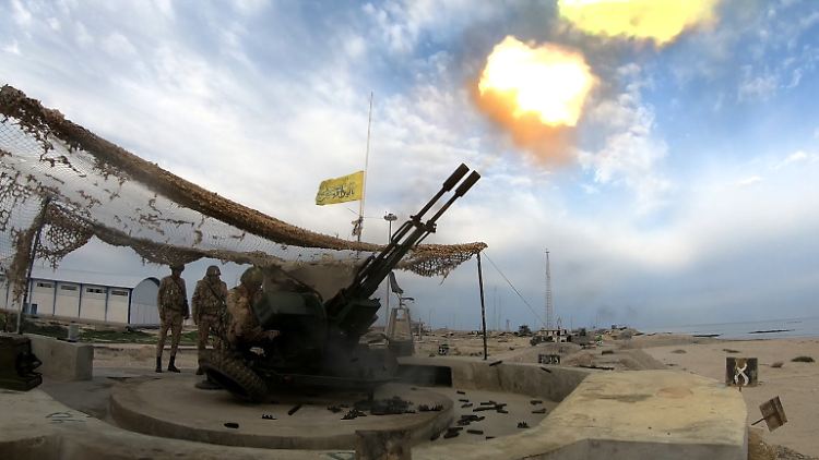 Iranische Revolutionsgarden bei einer Militärübung.