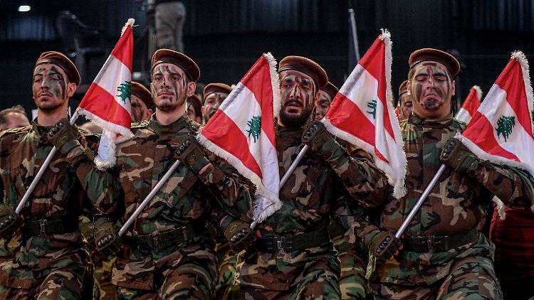 Auch die Hisbollah-Miliz schießt Raketen auf Israel.