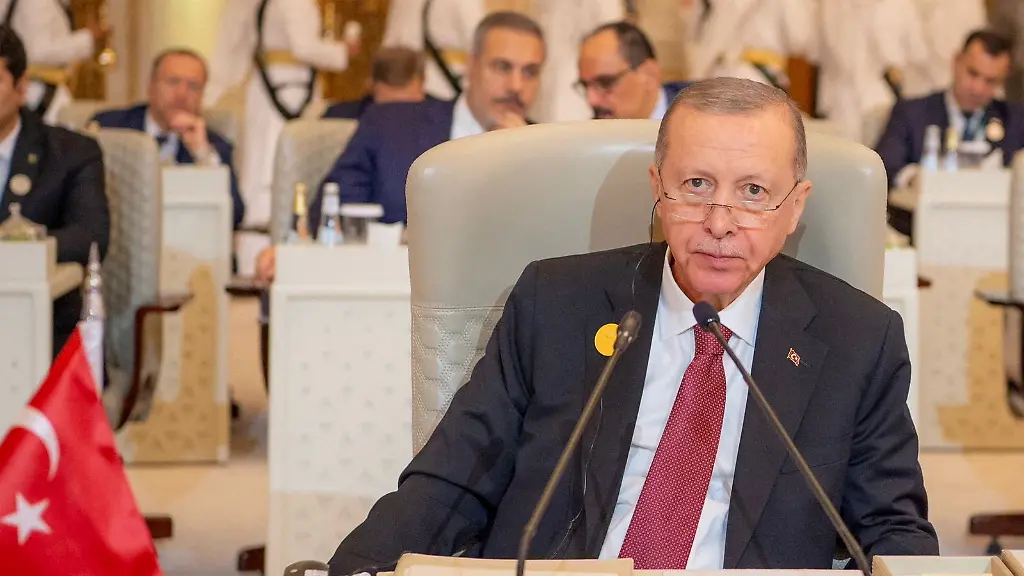 4b736ada224a6113bb8576639ce2f56f