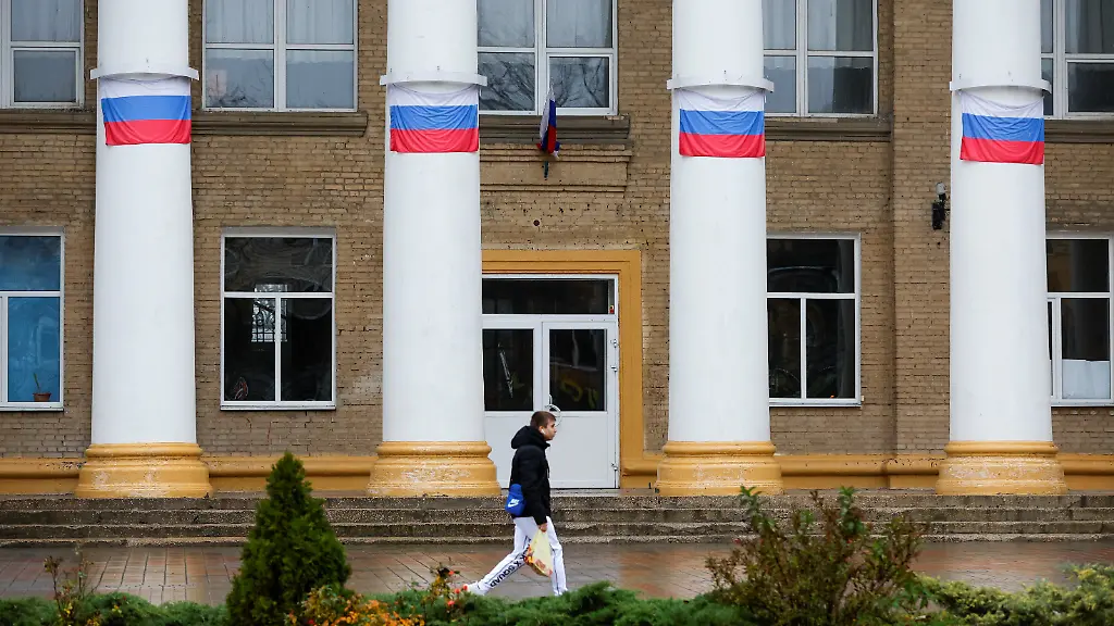 Im-besetzten-Melitopol-sind-russische-Flaggen-sehr-prominent-verteilt