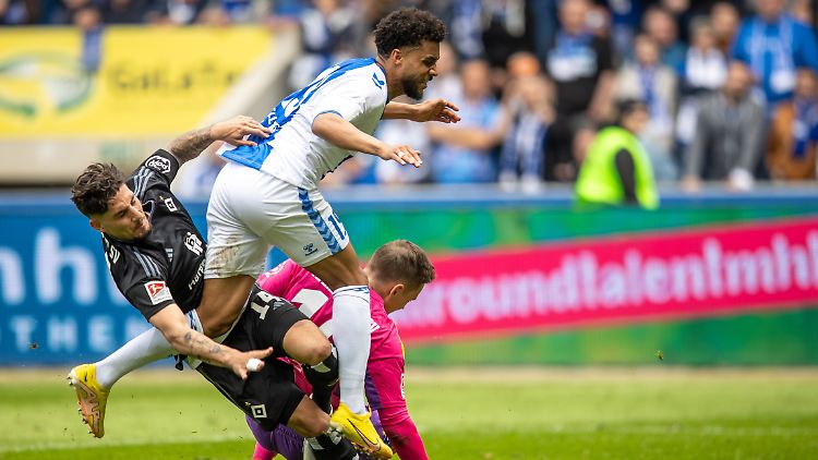 Ein ungeschickt produzierter Elfmeter brachte den HSV deutlich ins Hintertreffen.