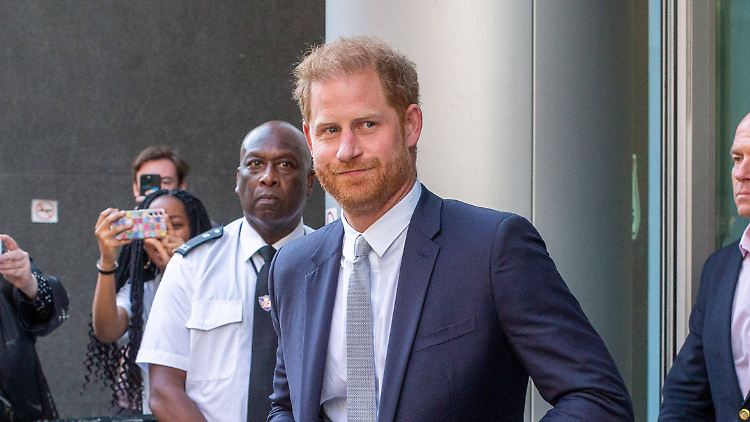 Prinz Harry im Juni in London bei einem seiner zahlreichen Termine bei Gericht.