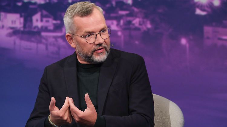 Der Westen muss seine moderate Iranpolitik aufgeben, sagte SPD-Außenpolitiker Michael Roth.