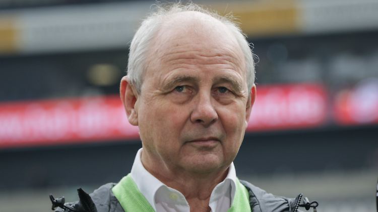 Bernd Hölzenbein wurde 78 Jahre alt.