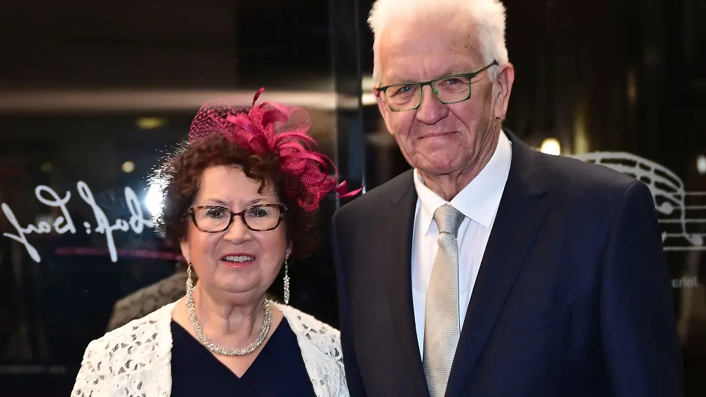 Winfried-Kretschmann-Buendnis-90-Die-Gruenen-Ministerpraesident-von-Baden-Wuerttemberg-kommt-mit-seiner-Frau-Gerlinde-zum-Landespresseball