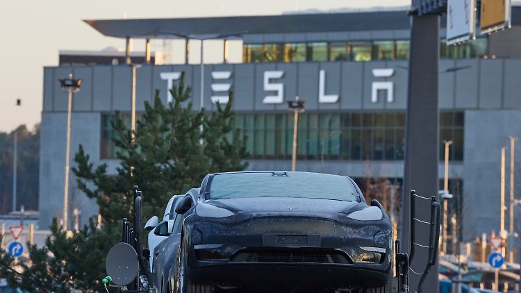 Bei Tesla in Grünheide arbeiten momentan mehr als 12.000 Menschen.