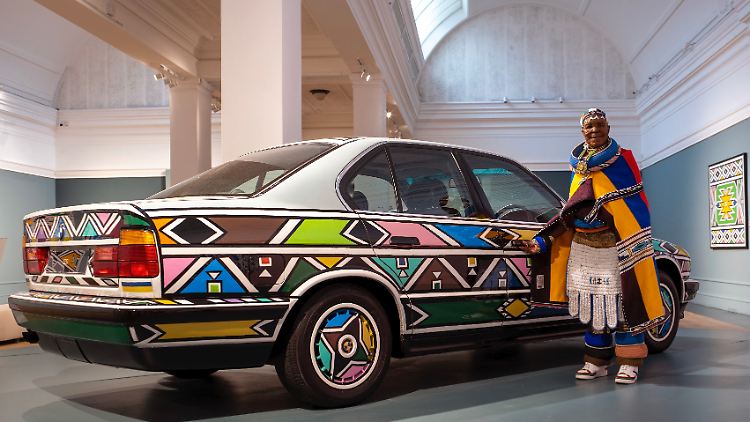 Muster à la Mahlangu finden sich nicht nur auf Leinwänden. Ihr Art Car ist zum ersten Mal in Südafrika auf Tour.