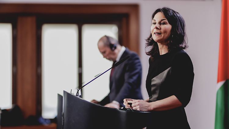 Es komme "jetzt darauf an, Iran Einhalt zu gebieten", sagte Außenministerin Baerbock.