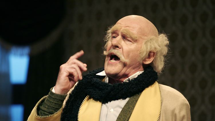 Nach dem Tod von Ingrid Steeger im vergangenen Jahr war von Roëll das letzte noch lebende Mitglied des legendären Ensembles.
