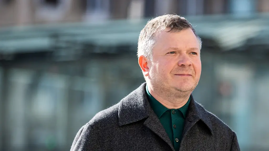 2023-03-16T093625Z-1597689872-RC2WUZ99N5UB-RTRMADP-3-UKRAINE-CRISIS-ZHEVAGO