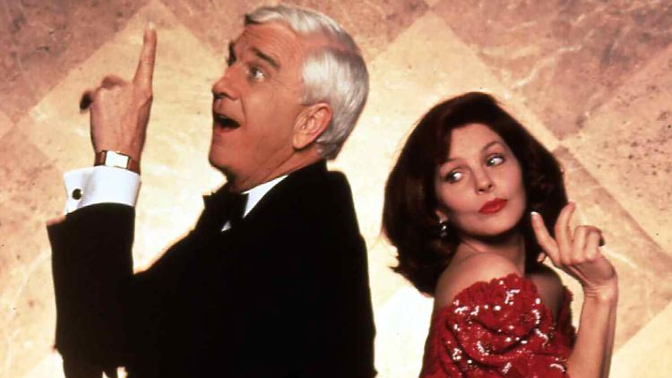 Leslie Nielsen und Priscilla Presley gaben in "Die nackte Kanone" das komische Paar.