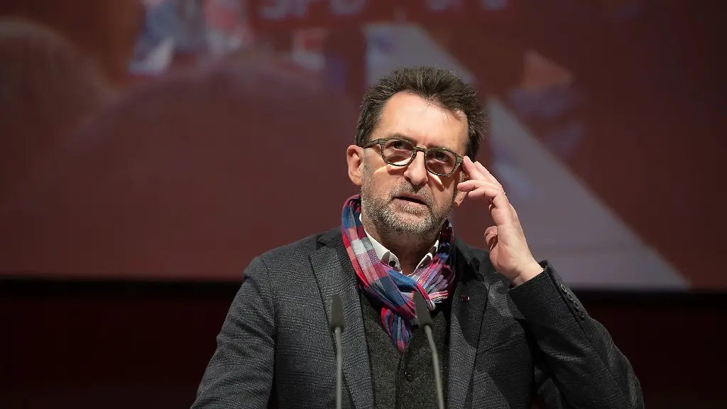 Der-saarlaendische-Innenminister-Reinhold-Jost-haelt-eine-Rede