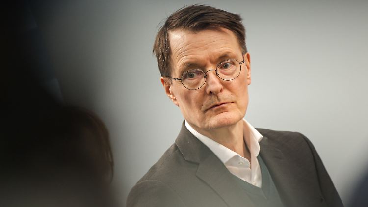 Bestätigte den Tod seiner Mutter, bittet zugleich aber auch um die Achtung der Privatsphäre: Karl Lauterbach.