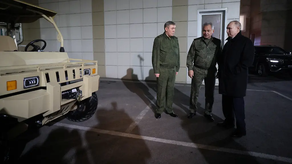 2023-11-10T064509Z-243663320-RC20A4AQBY1P-RTRMADP-3-UKRAINE-CRISIS-RUSSIA-PUTIN