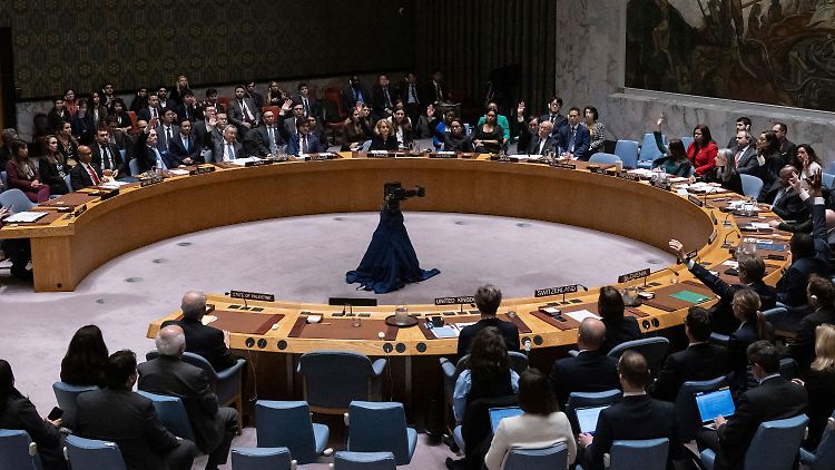 Der Resolutionstext hätte eine Empfehlung an die UN-Vollversammlung vorgesehen, einen palästinensischen Staat als 194. Mitglied der Vereinten Nationen anzuerkennen. Rund 140 Länder haben bereits einen Staat Palästina anerkannt.