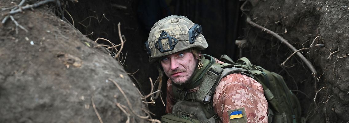 2024-02-21T143012Z_92395916_RC2T66A2PLAT_RTRMADP_3_UKRAINE-CRISIS-SOUTH-FRONTLINE.JPG