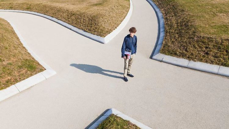 Für Menschen, die psychotherapeutische Hilfe suchen, gibt es verschiedene Möglichkeiten. Welche ist die geeignete?