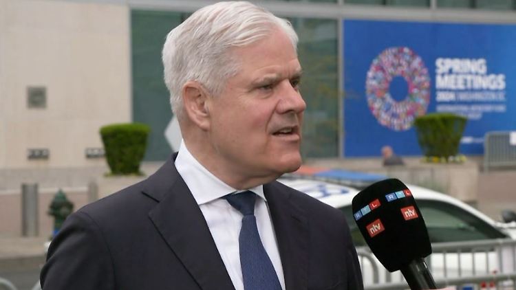 dombret1.JPG
