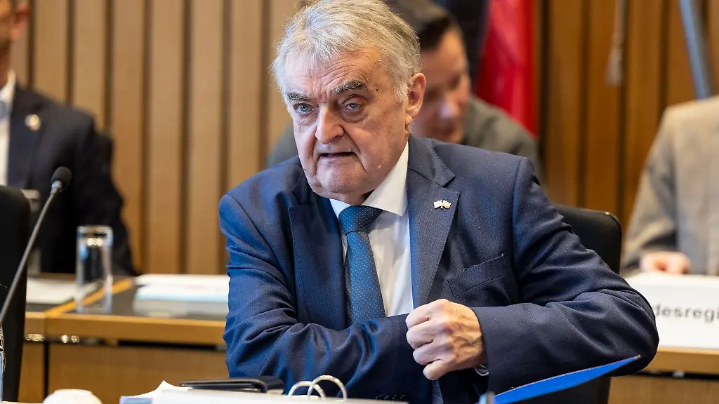 Herbert-Reul-CDU-Innenminister-von-Nordrhein-Westfalen