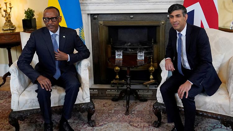 Anfang April hatte sich Sunak erneut mit Ruandas Präsident Paul Kagame für Gespräche getroffen.