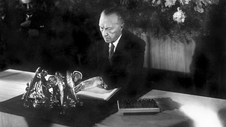 Der Parlamentarische Rat beschließt am 8. Mai 1949 das Grundgesetz. Feierlich unterzeichnet es Konrad Adenauer am 23. Mai 1949. Damit ist die Bundesrepublik Deutschland gegründet.