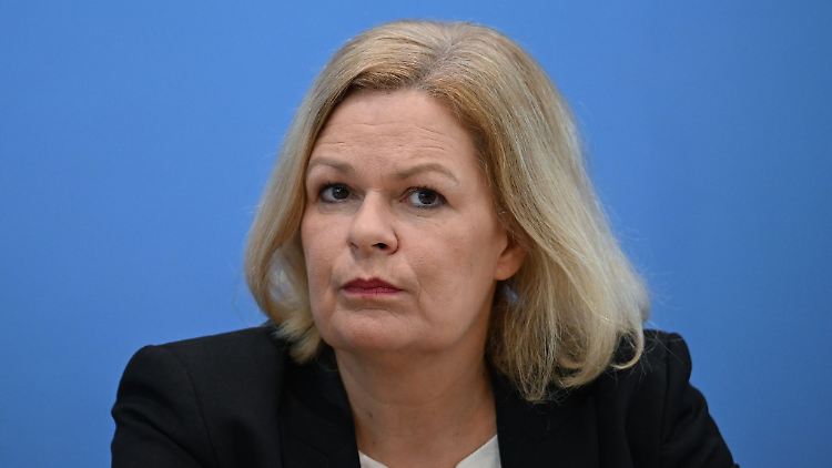 Bundesinnenministerin Nancy Faeser warnt mit Blick auf die Kriminalitätsstatistik vor einem "ein Klima der Ressentiments und der Gewalt".