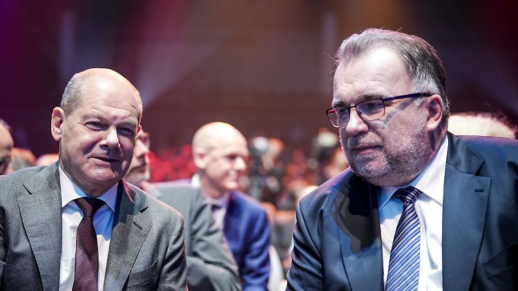 Sind sich nicht grün: Scholz (l) und Russwurm.