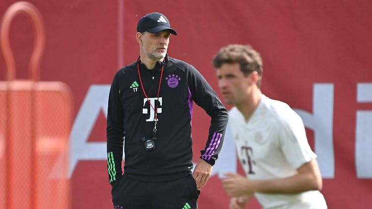 Tuchel und Müller während einer Trainingseinheit vor dem Arsenal-Spiel.