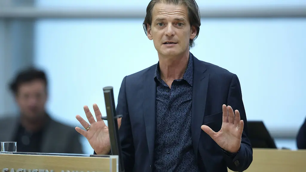 Stefan-Gebhardt-spricht-im-Landtag