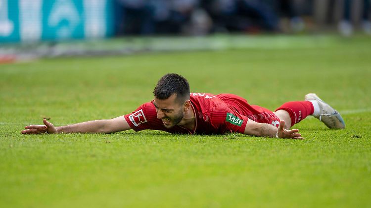Der 1. FC Köln liegt komplett am Boden.