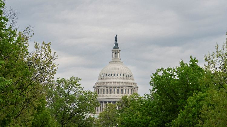 Deutlich aufgestockt werden unter anderem die Mittel für die Amtseinführung des nächsten Präsidenten in Washington.