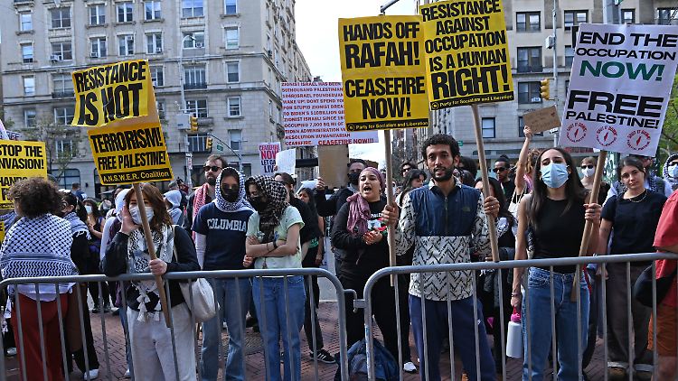 Ein "Gaza-Solidaritätscamp" auf dem Campus war am Donnerstag aufgelöst worden. Die Proteste dauern aber an. 