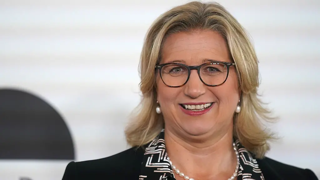 Die-saarlaendische-Ministerpraesidentin-Anke-Rehlinger-SPD